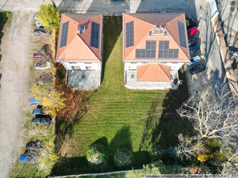 Doppelhaushälfte mit großem Grundstück in ruhiger Zentrumslage